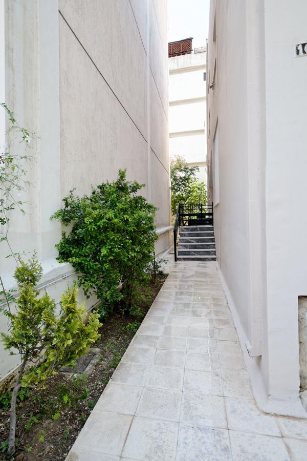 Kosta'S Cottage House Афіни Екстер'єр фото